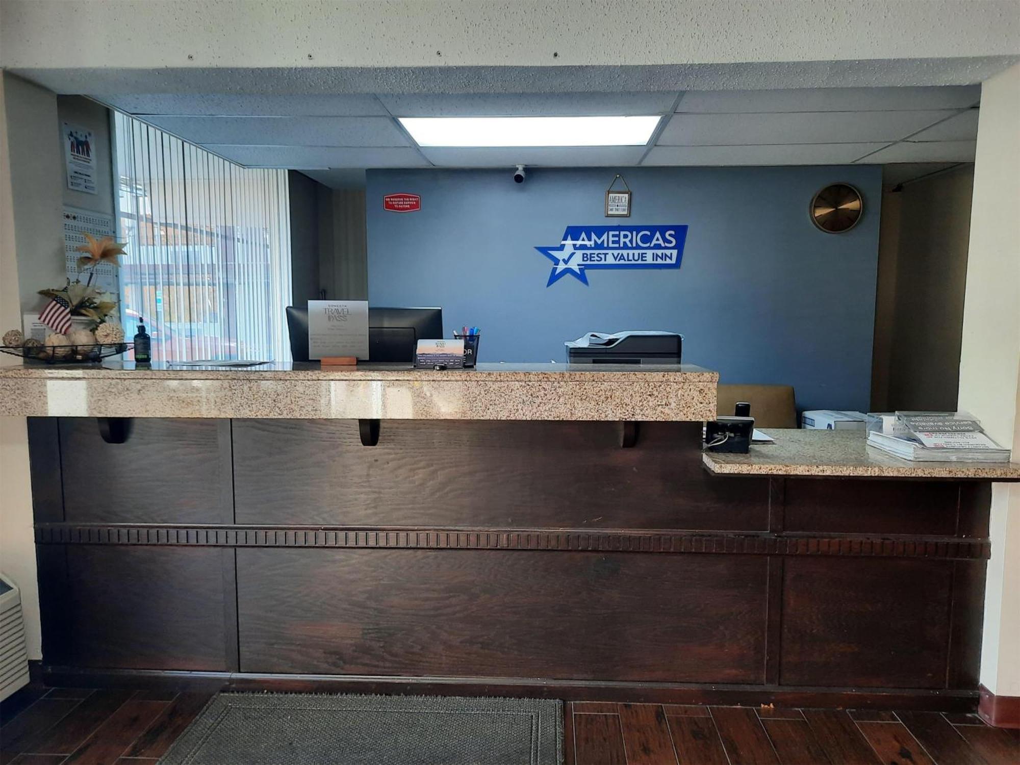 Americas Best Value Inn Moline Ngoại thất bức ảnh